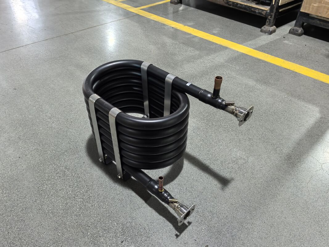 R134a Koaxiale warmtewisselaar van koelmiddeltype met spray zwarte roestvrije verf en waterdruk 1,0 Mpa Ideaal voor HVAC-systemen